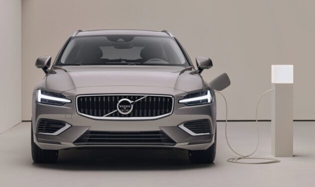 即日起至6月30日购买全新 Volvo, 获赠 Volvo Car Service Plan Plus 保养配套与首年汽车保险, 或RM7k的充电盒礼券