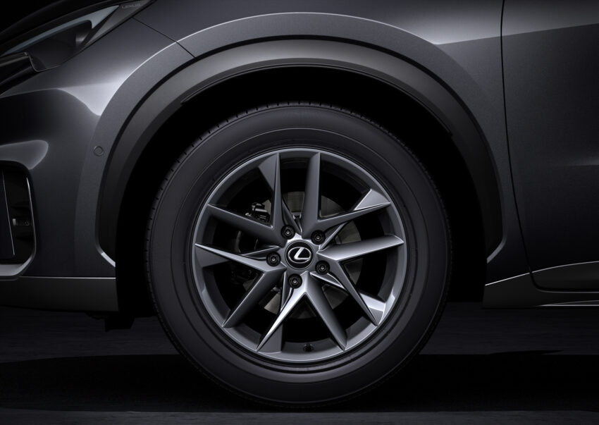 Lexus LBX 系列全球首发, 品牌全新入门级SUV, 搭载1.5L三缸NA Hybrid油电系统, 9.2秒破百, 年尾欧日率先开卖 221796