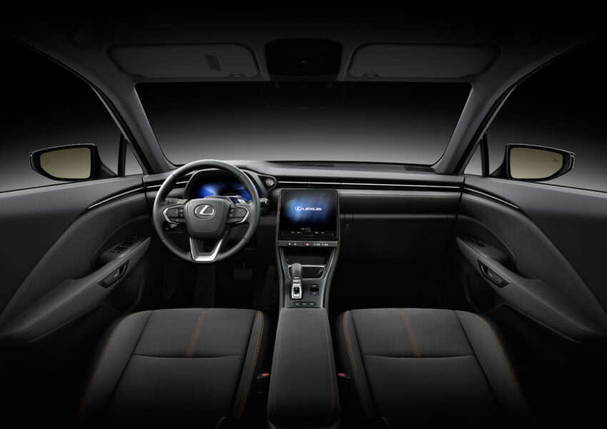 Lexus LBX 系列全球首发, 品牌全新入门级SUV, 搭载1.5L三缸NA Hybrid油电系统, 9.2秒破百, 年尾欧日率先开卖 221804