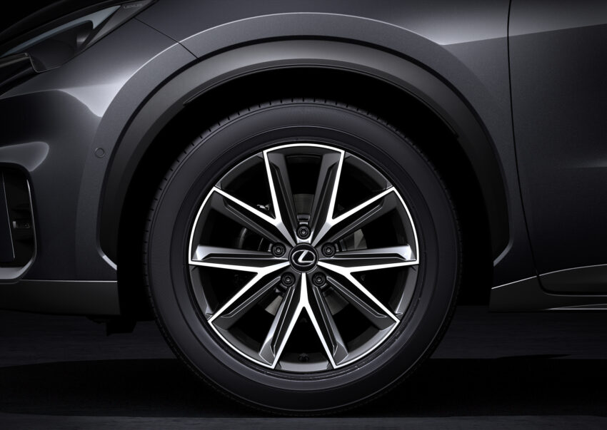 Lexus LBX 系列全球首发, 品牌全新入门级SUV, 搭载1.5L三缸NA Hybrid油电系统, 9.2秒破百, 年尾欧日率先开卖 221793