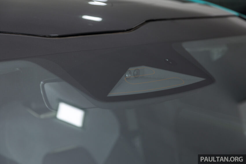 左驾版哪吒 Neta S 纯电动四门跑房本地首次亮相, 预计2025年首季开卖, 最快3.9秒破百, 续航里程最长达715公里 221673