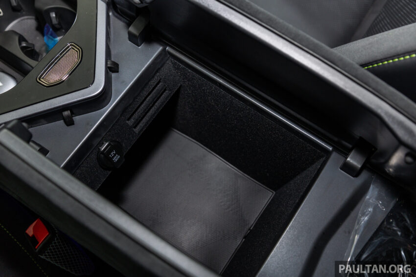 左驾版哪吒 Neta S 纯电动四门跑房本地首次亮相, 预计2025年首季开卖, 最快3.9秒破百, 续航里程最长达715公里 221722