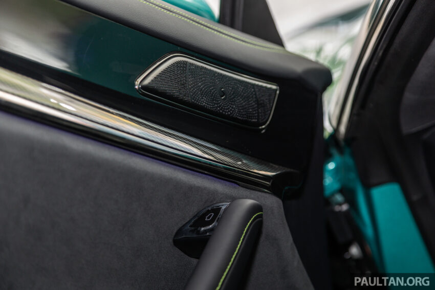 左驾版哪吒 Neta S 纯电动四门跑房本地首次亮相, 预计2025年首季开卖, 最快3.9秒破百, 续航里程最长达715公里 221741