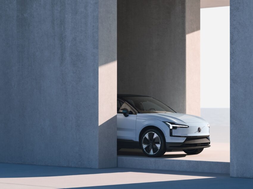 Volvo EX30 全球首发, 品牌最入门纯电SUV, 续航480公里 222226