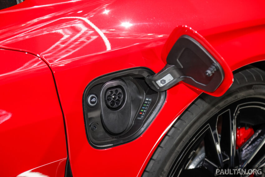 Audi e-tron GT 与 RS e-tron GT 纯电四门跑房上市, 最快3.3秒破百, 极速250km/h, 续航最长501公里, 价格58.8万起 223758