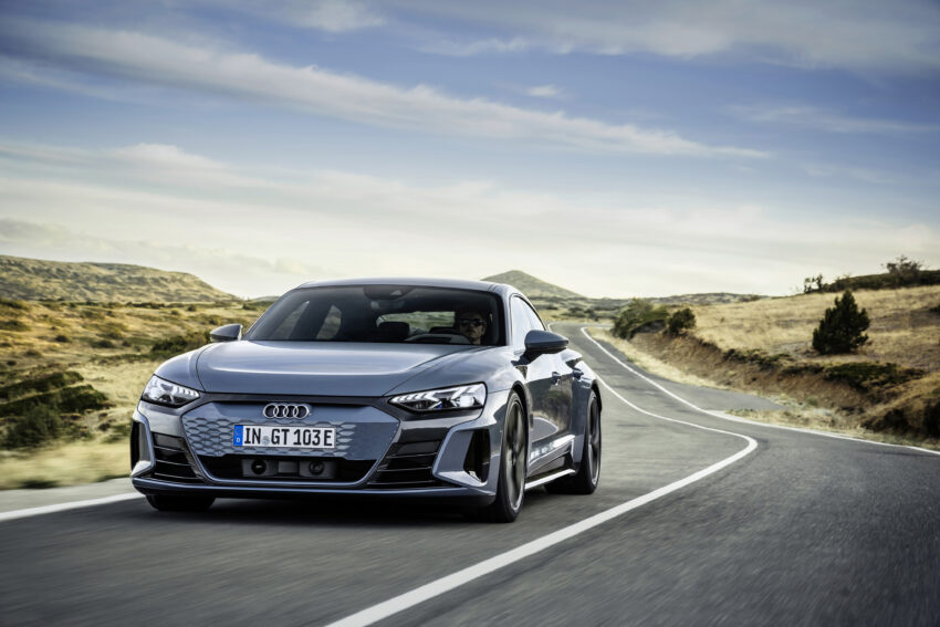 Audi e-tron GT 与 RS e-tron GT 纯电四门跑房上市, 最快3.3秒破百, 极速250km/h, 续航最长501公里, 价格58.8万起 223554