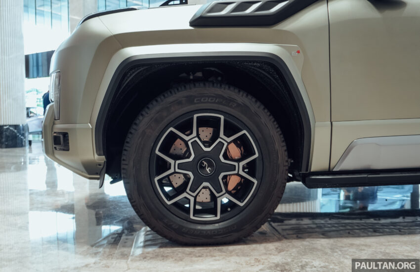 图集：仰望 Yangwang U8 实拍！比亚迪子品牌纯电动豪华SUV，1,304 PS/1,680 Nm 惊人动力！预售110万元人民币 222767