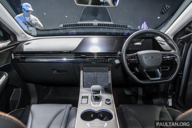 奇瑞 Chery Omoda 5 我国正式发布, 1.5T四缸引擎+CVT, 首3,000车主享10年/100万公里引擎保固, 两个等级10.9万起