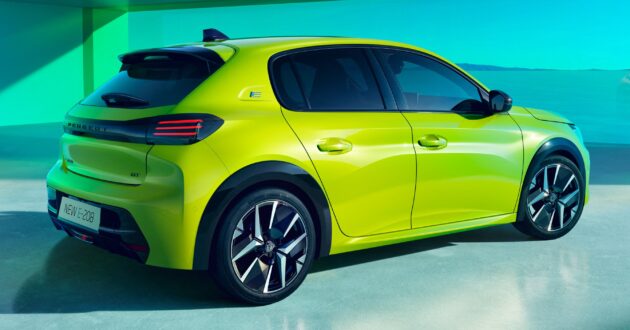 2024 Peugeot 208 小改款面世, 外型更立体更富运动感, 纯电版 e-208 续航里程提升至400公里, 依旧有1.2T引擎可选