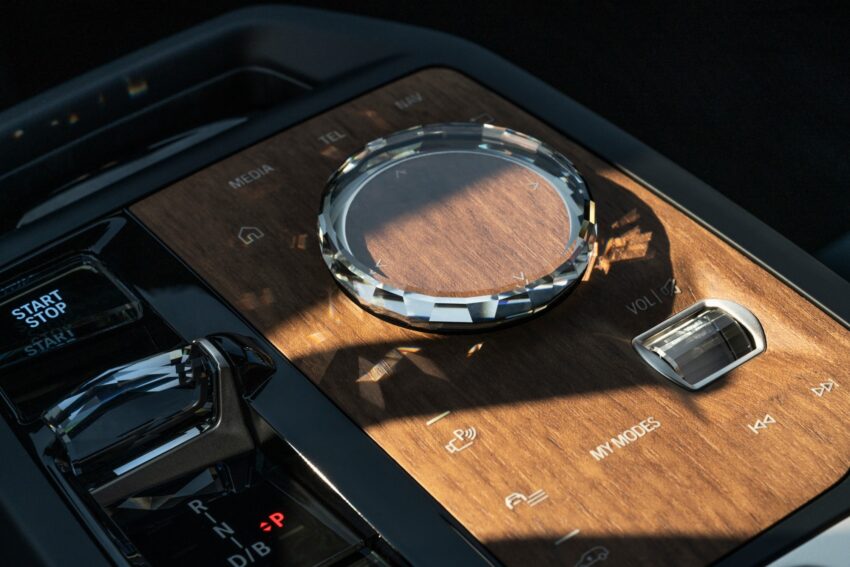 2023 BMW iX M60 高性能纯电SUV登陆大马, 从61.2万起 228888