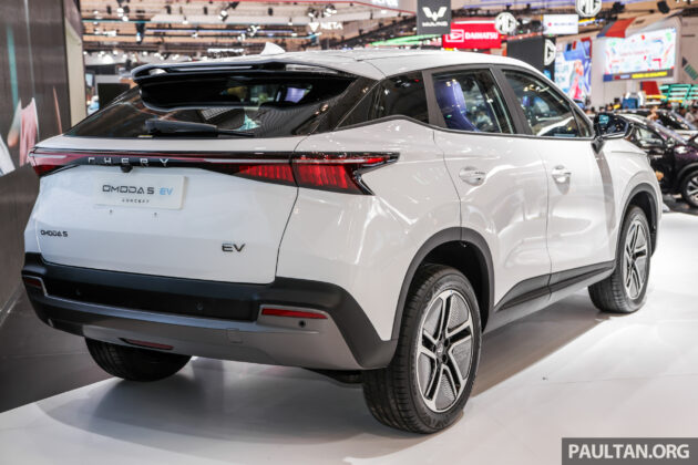 右驾版奇瑞 Chery Omoda 5 EV 现身印尼车展, 明年来马