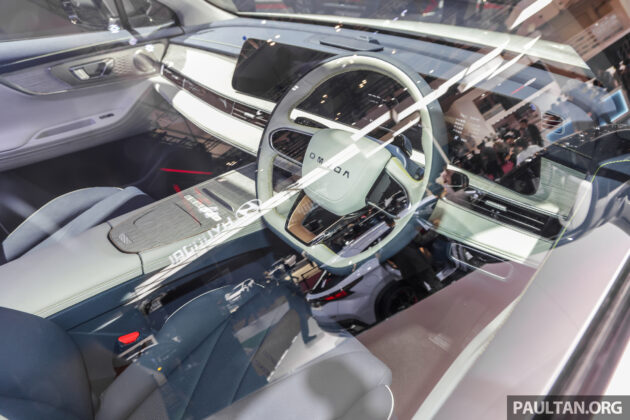 右驾版奇瑞 Chery Omoda 5 EV 现身印尼车展, 明年来马
