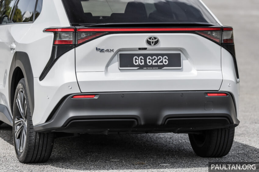 图集：2023 Toyota bZ4X 电动跨界SUV实拍！明年发布？ 231628