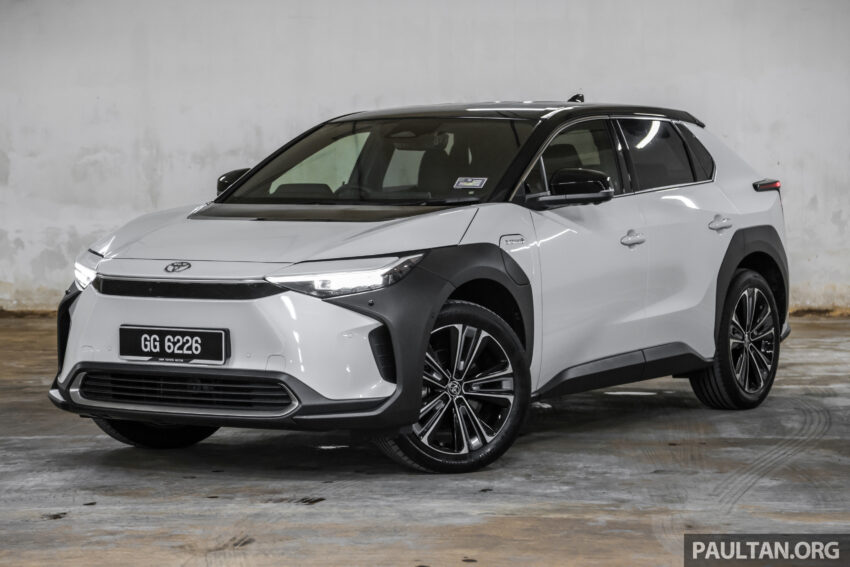 图集：2023 Toyota bZ4X 电动跨界SUV实拍！明年发布？ 231639