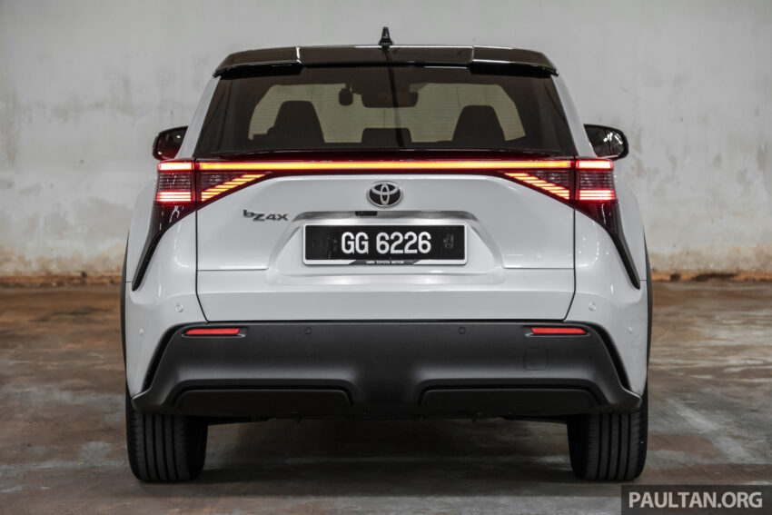 图集：2023 Toyota bZ4X 电动跨界SUV实拍！明年发布？ 231642