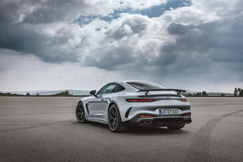 全新二代 Mercedes-AMG GT 登场！提供2+2座椅布局版本，搭4.0L V8双涡轮增压引擎，最大输出585 PS/800 Nm 230436