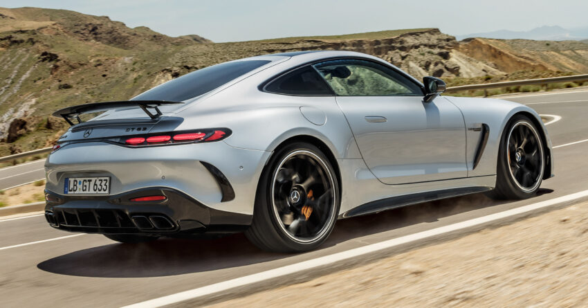 全新二代 Mercedes-AMG GT 登场！提供2+2座椅布局版本，搭4.0L V8双涡轮增压引擎，最大输出585 PS/800 Nm 230429