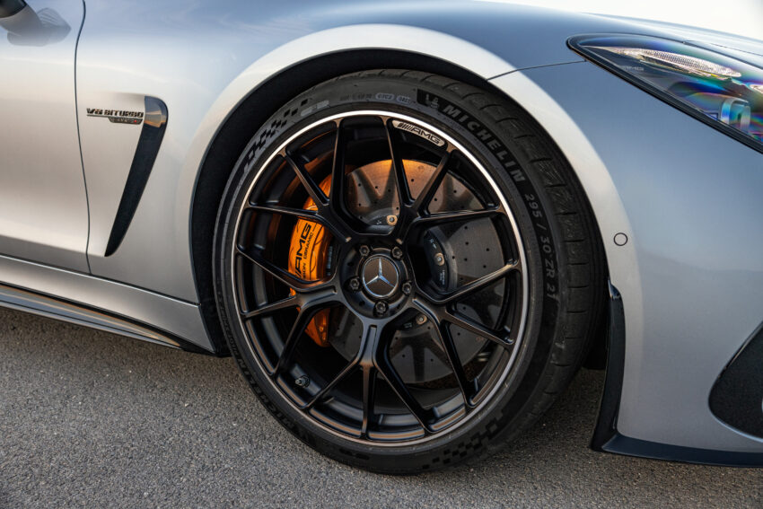 全新二代 Mercedes-AMG GT 登场！提供2+2座椅布局版本，搭4.0L V8双涡轮增压引擎，最大输出585 PS/800 Nm 230439