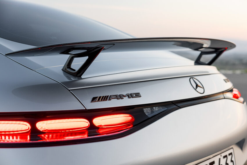 全新二代 Mercedes-AMG GT 登场！提供2+2座椅布局版本，搭4.0L V8双涡轮增压引擎，最大输出585 PS/800 Nm 230441