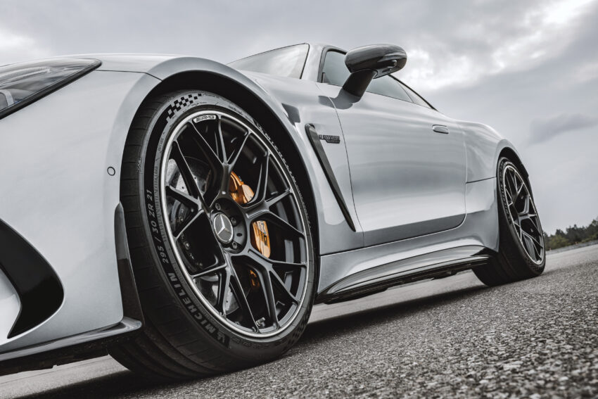 全新二代 Mercedes-AMG GT 登场！提供2+2座椅布局版本，搭4.0L V8双涡轮增压引擎，最大输出585 PS/800 Nm 230443