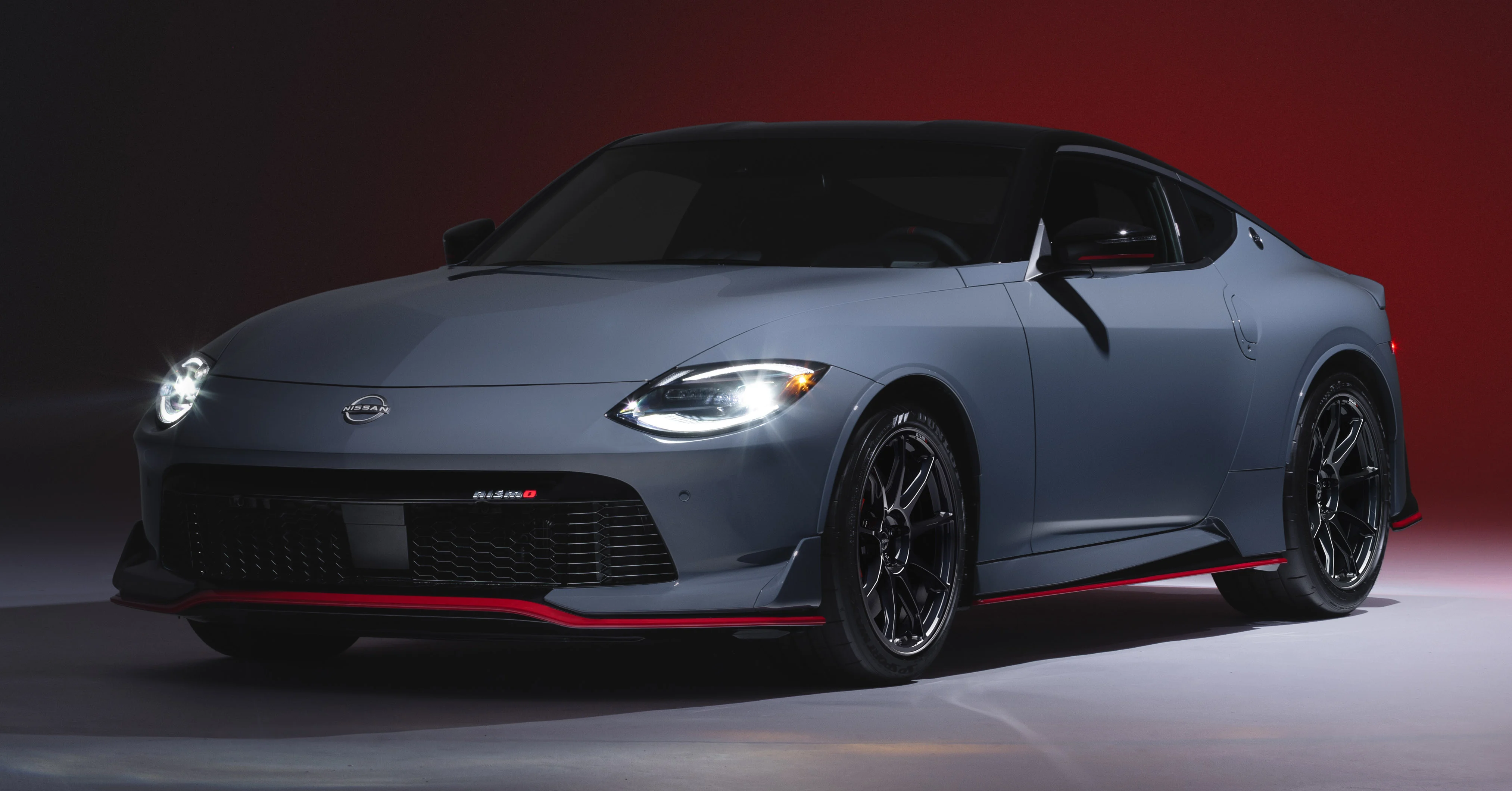 Nissan Z Nismo 官图发布！底盘、悬吊、煞车系统全面升级！搭载3.0L V6双涡轮引擎，最大输出功率达420匹马力