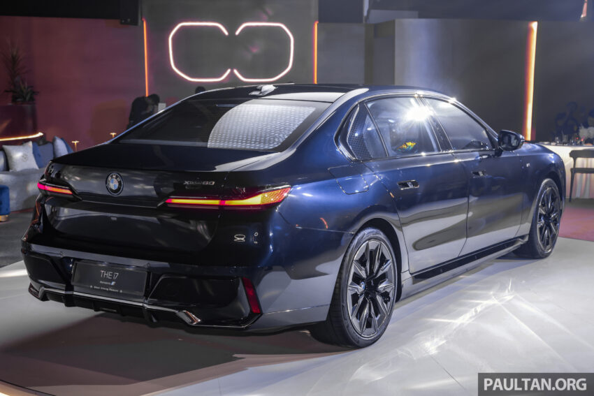 BMW i7 xDrive60 M Sport 亮相House of Forwardism活动, 625公里续航, 4.7秒破百, 34分钟充电80%, 从70.7万起 233406