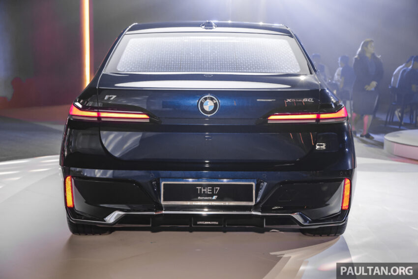 BMW i7 xDrive60 M Sport 亮相House of Forwardism活动, 625公里续航, 4.7秒破百, 34分钟充电80%, 从70.7万起 233409