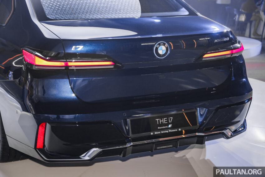 BMW i7 xDrive60 M Sport 亮相House of Forwardism活动, 625公里续航, 4.7秒破百, 34分钟充电80%, 从70.7万起 233412