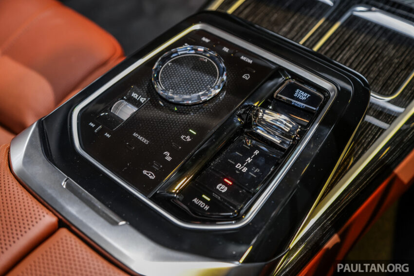 BMW i7 xDrive60 M Sport 亮相House of Forwardism活动, 625公里续航, 4.7秒破百, 34分钟充电80%, 从70.7万起 233431