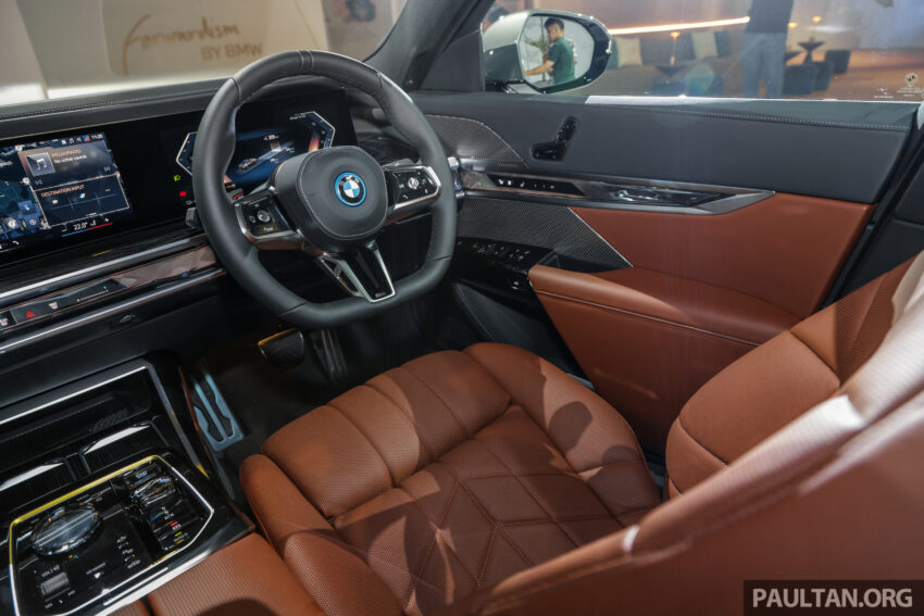 BMW i7 xDrive60 M Sport 亮相House of Forwardism活动, 625公里续航, 4.7秒破百, 34分钟充电80%, 从70.7万起 233444