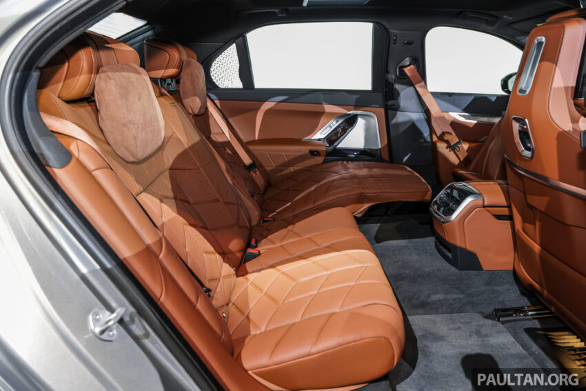 BMW i7 xDrive60 M Sport 亮相House of Forwardism活动, 625公里续航, 4.7秒破百, 34分钟充电80%, 从70.7万起 233472