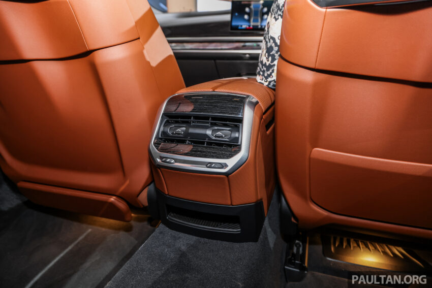 BMW i7 xDrive60 M Sport 亮相House of Forwardism活动, 625公里续航, 4.7秒破百, 34分钟充电80%, 从70.7万起 233476