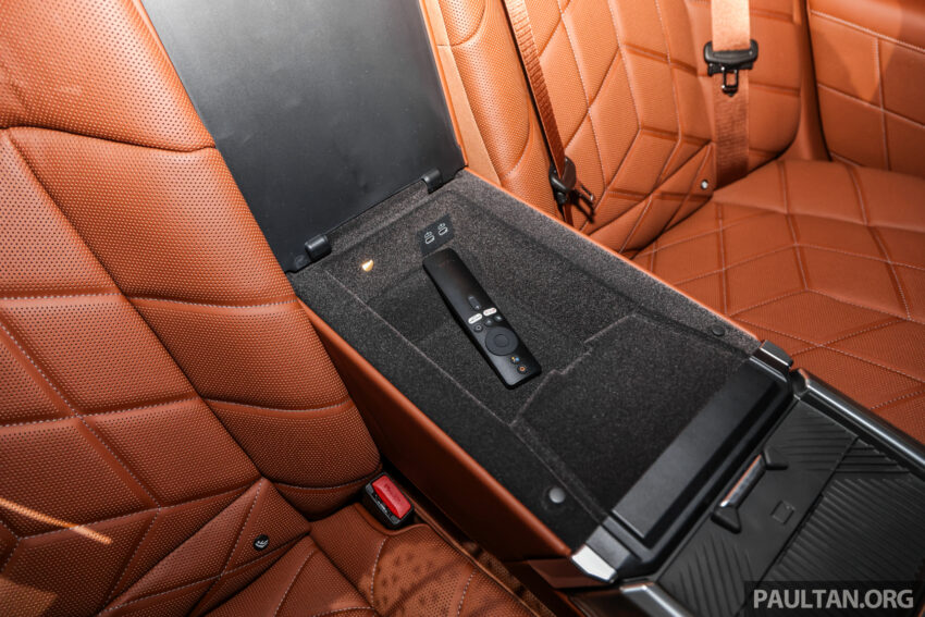 BMW i7 xDrive60 M Sport 亮相House of Forwardism活动, 625公里续航, 4.7秒破百, 34分钟充电80%, 从70.7万起 233478