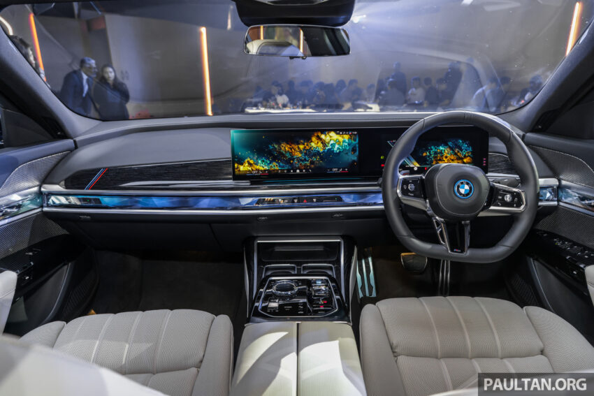 BMW i7 xDrive60 M Sport 亮相House of Forwardism活动, 625公里续航, 4.7秒破百, 34分钟充电80%, 从70.7万起 233485