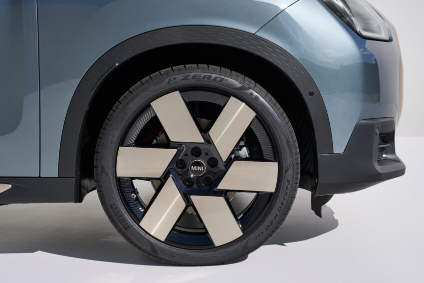 全新三代 MINI Countryman 正式发表！Electric 纯电版同步登场，可选单或双马达，313 hp最大马力，462公里续航 232402