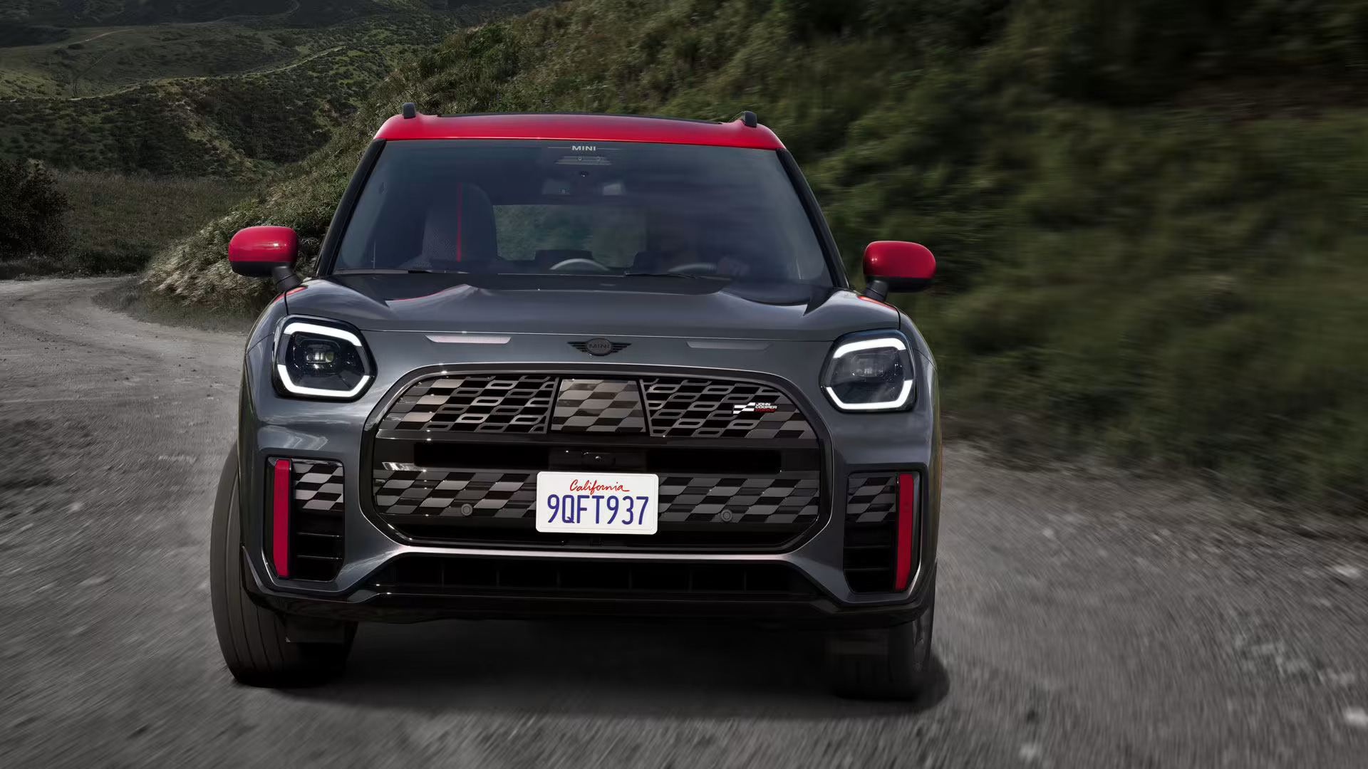 全新三代 MINI Countryman John Cooper Works 官图释出！续搭2.0升四缸涡轮增压引擎，功率达300 PS、400 Nm