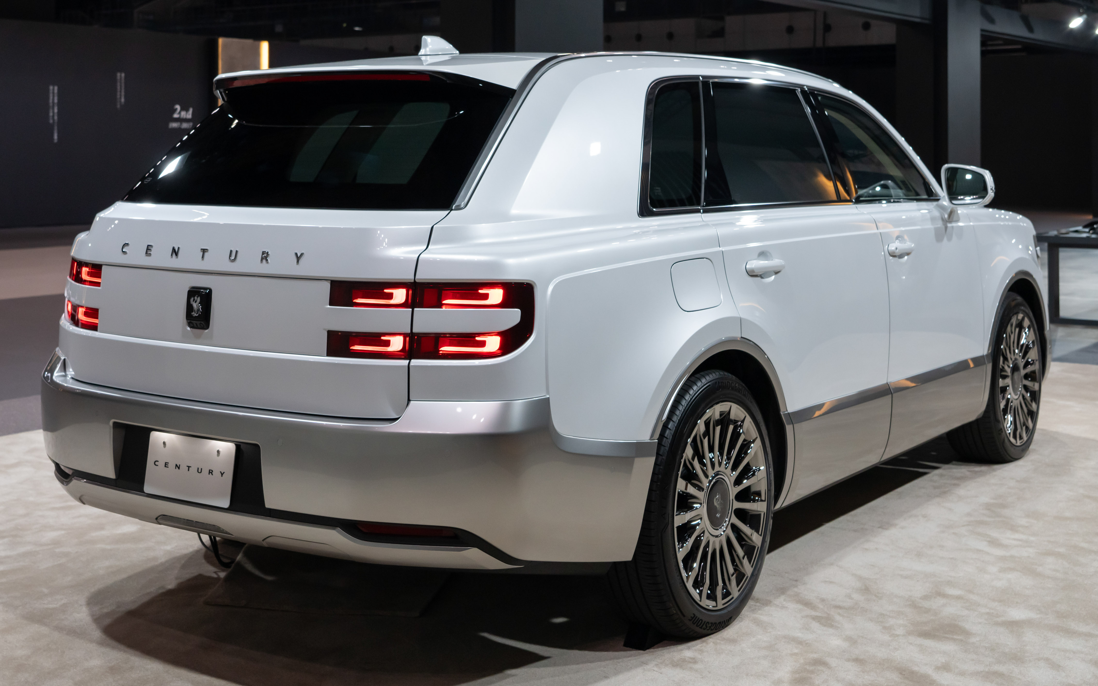 日系天花板！Toyota Century SUV 重磅发表！基于 TNGA 平台打造，搭3.5L V6引擎插混系统，兑马币售RM792k起