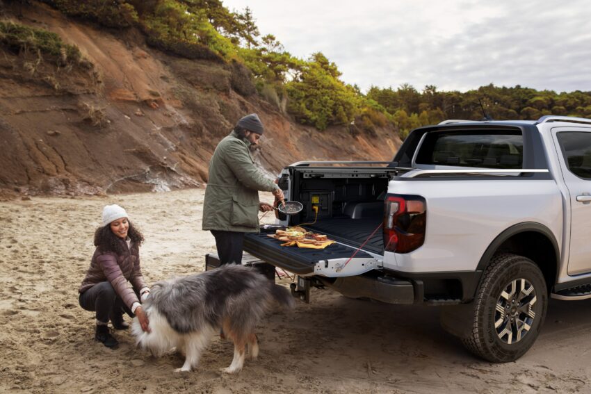 Ford Ranger PHEV 油电版面世, 扭力比 Ranger Raptor 更强, 2024年尾开始大规模量产, 2025年初欧洲开始交付 233960
