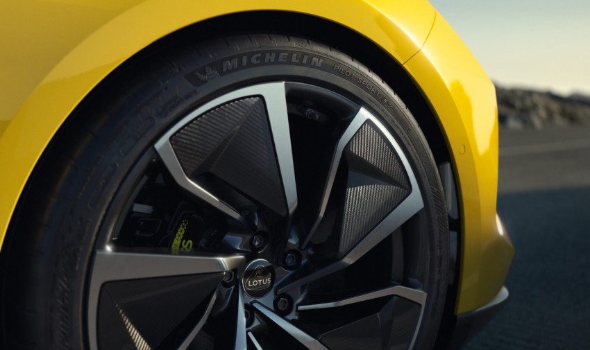 定位 Hyper GT，四门电动跑房 Lotus Emeya 全球首发登场！可输出905 hp、985 Nm，2.78秒破百；600公里续航 233013