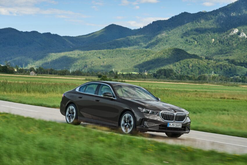 2024 BMW 530e 与 550e xDrive 大改款发布, 油电版PHEV, 电池容量更大, 纯电续航里程更长, 科技更精进 234226