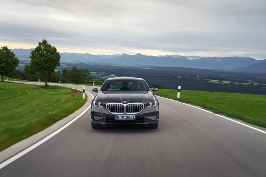 2024 BMW 530e 与 550e xDrive 大改款发布, 油电版PHEV, 电池容量更大, 纯电续航里程更长, 科技更精进 234228