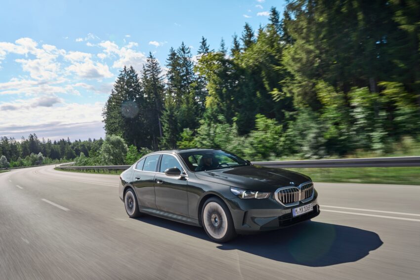 2024 BMW 530e 与 550e xDrive 大改款发布, 油电版PHEV, 电池容量更大, 纯电续航里程更长, 科技更精进 234231