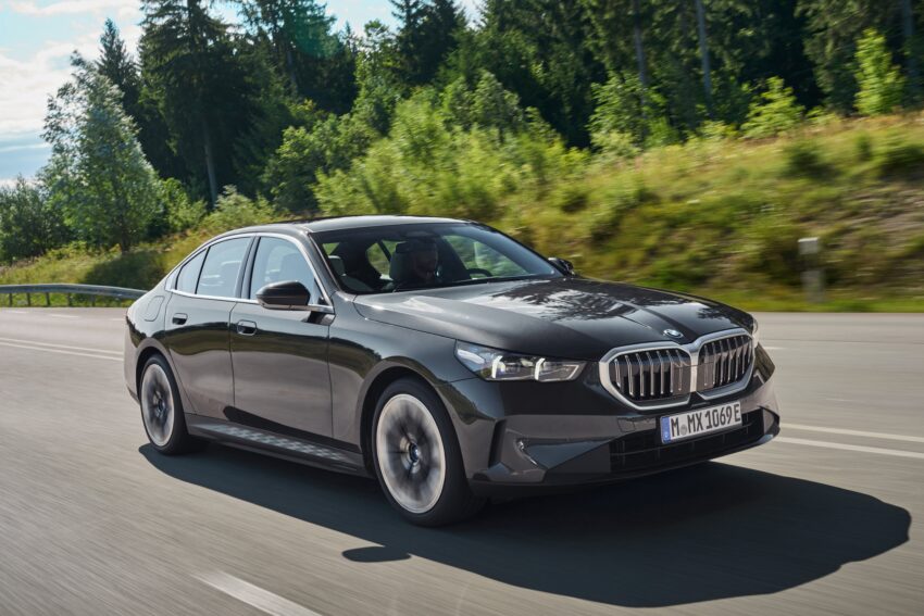 2024 BMW 530e 与 550e xDrive 大改款发布, 油电版PHEV, 电池容量更大, 纯电续航里程更长, 科技更精进 234232