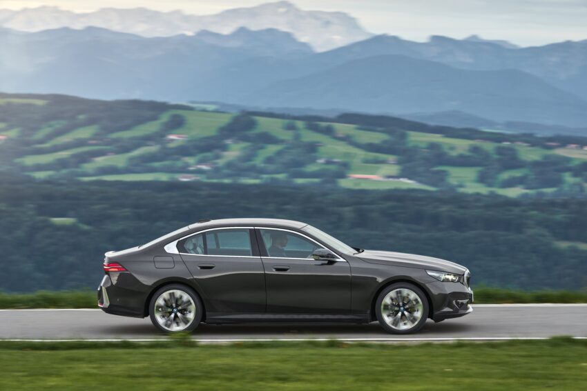 2024 BMW 530e 与 550e xDrive 大改款发布, 油电版PHEV, 电池容量更大, 纯电续航里程更长, 科技更精进 234234