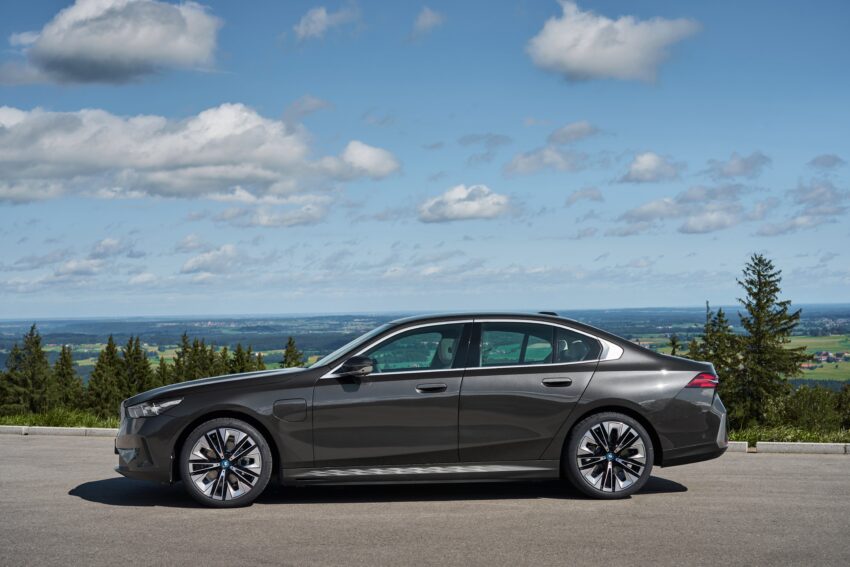 2024 BMW 530e 与 550e xDrive 大改款发布, 油电版PHEV, 电池容量更大, 纯电续航里程更长, 科技更精进 234244