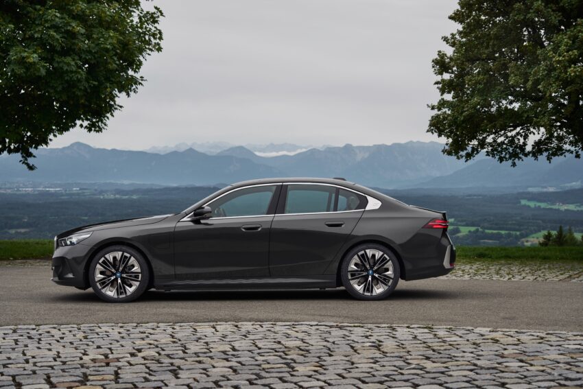2024 BMW 530e 与 550e xDrive 大改款发布, 油电版PHEV, 电池容量更大, 纯电续航里程更长, 科技更精进 234245