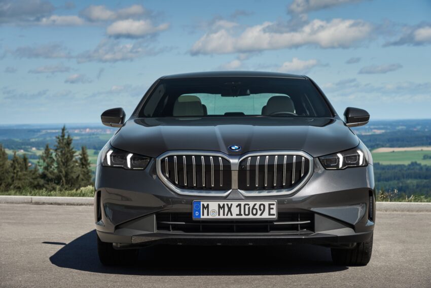 2024 BMW 530e 与 550e xDrive 大改款发布, 油电版PHEV, 电池容量更大, 纯电续航里程更长, 科技更精进 234246