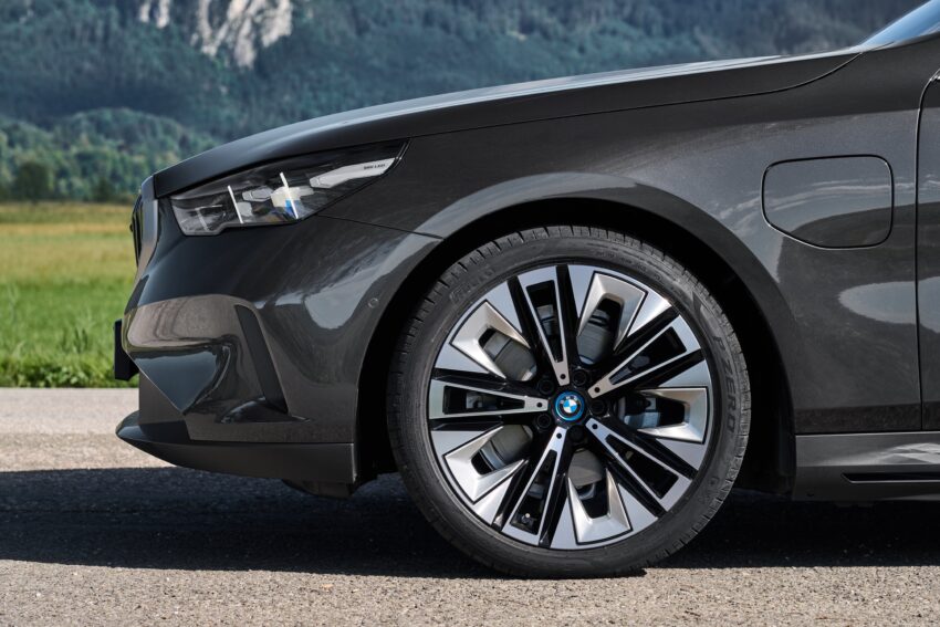 2024 BMW 530e 与 550e xDrive 大改款发布, 油电版PHEV, 电池容量更大, 纯电续航里程更长, 科技更精进 234251
