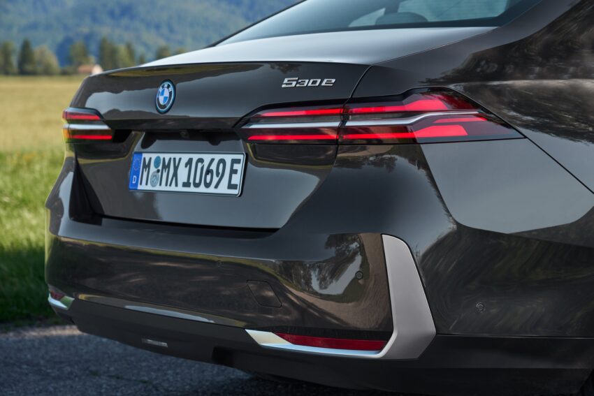 2024 BMW 530e 与 550e xDrive 大改款发布, 油电版PHEV, 电池容量更大, 纯电续航里程更长, 科技更精进 234252