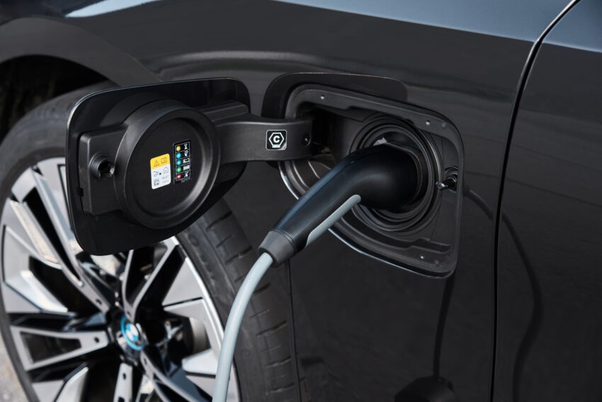 2024 BMW 530e 与 550e xDrive 大改款发布, 油电版PHEV, 电池容量更大, 纯电续航里程更长, 科技更精进 234253